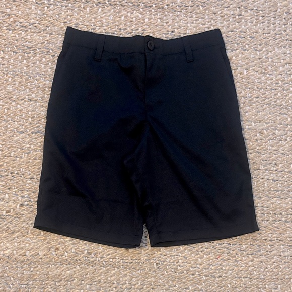 NWT boys Under Armour golf shorts. Size 12 - Picture 1 of 5